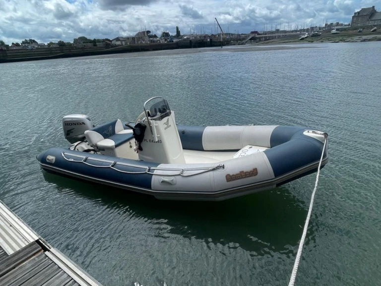 Motorboat rental with or without captain Bombard Paimpol