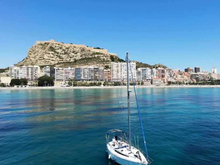 Sailboat for rent Alicante at the best price