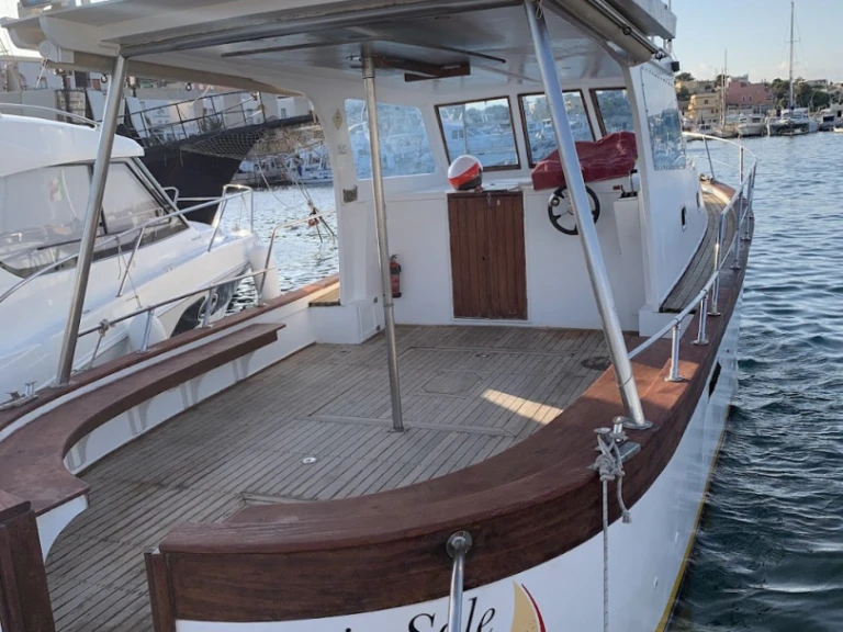 Rent a Gozzo cabinato Lampedusa