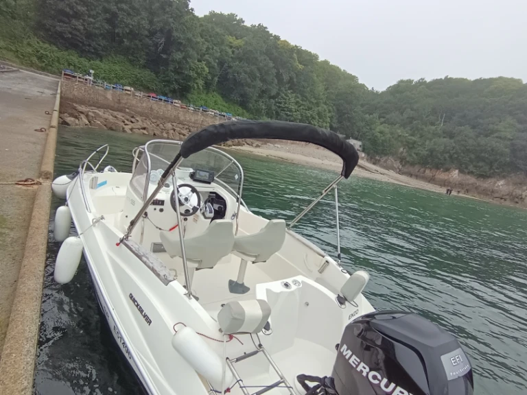 Rent a Quicksilver Activ 555 Open Brest