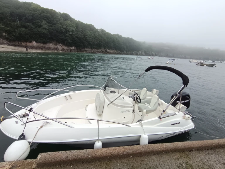 Yacht charter Brest cheap Activ 555 Open