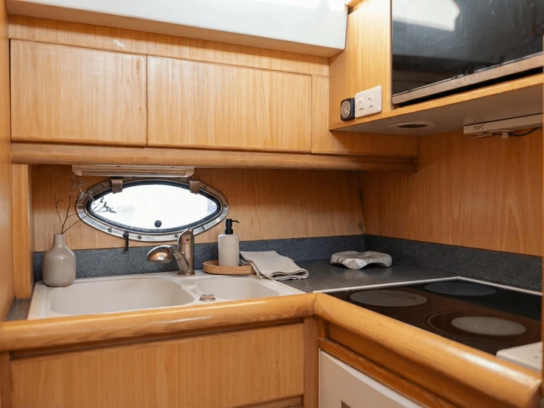 Luxury Yacht rental with or without captain Dyna Himarë