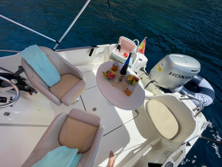 Bénéteau Flyer 550 Open charter bareboat or captained in  Roses