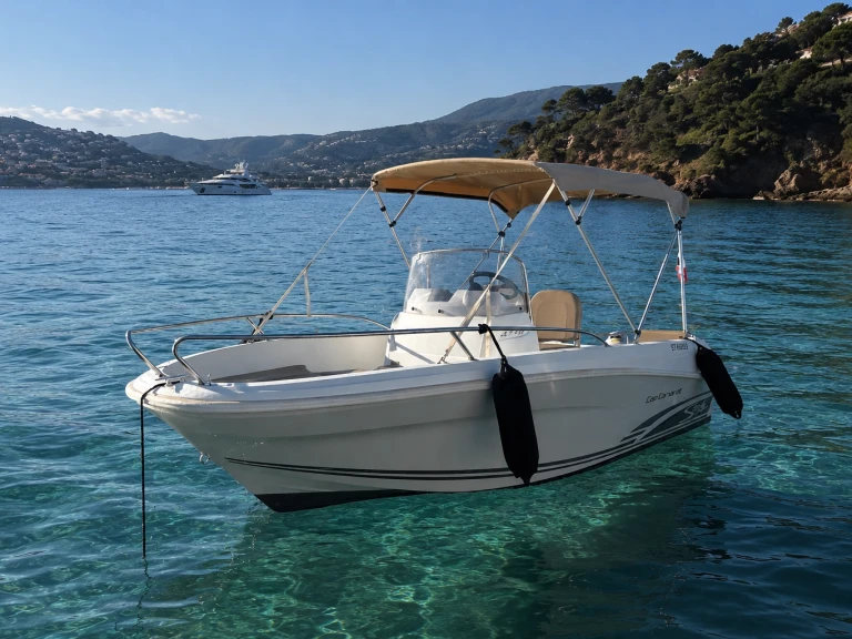 Motorboat for rent Mandelieu-la-Napoule at the best price
