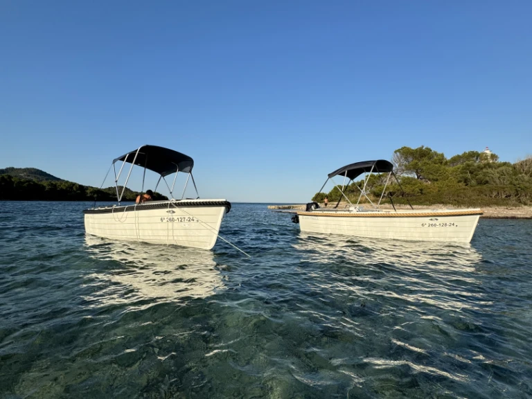 Boat rental Silver yaths Silver 495 in Calp / Calpe on Samboat