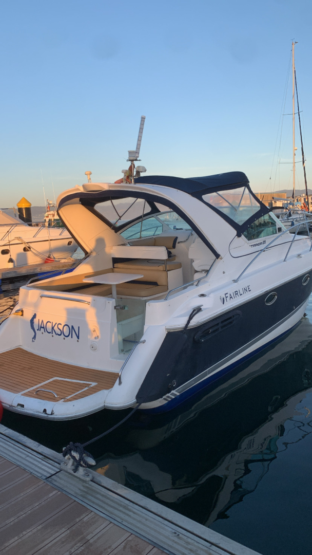 Motorboat rental with or without captain Fairline Portonovo