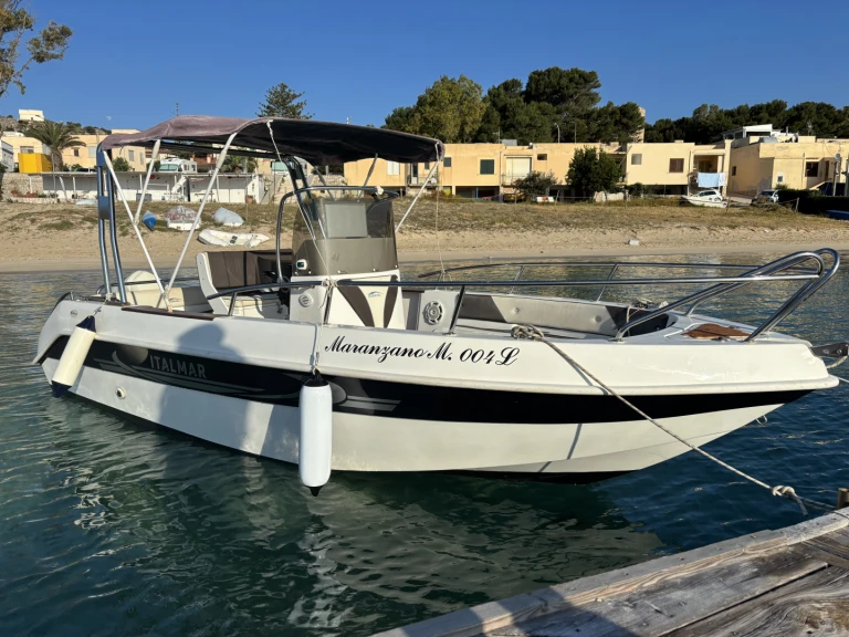 Bareboat Rental Motorboat Italmar with a boat licence