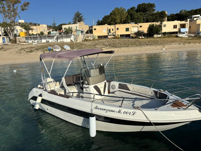 Motorboat for rent San Vito Lo Capo at the best price