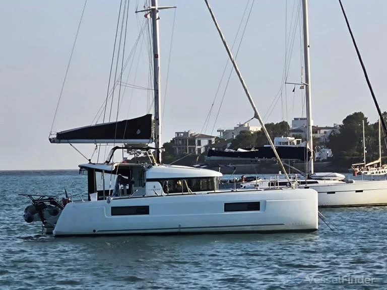 Lagoon Lagoon 40 in Hyères on SamBoat
