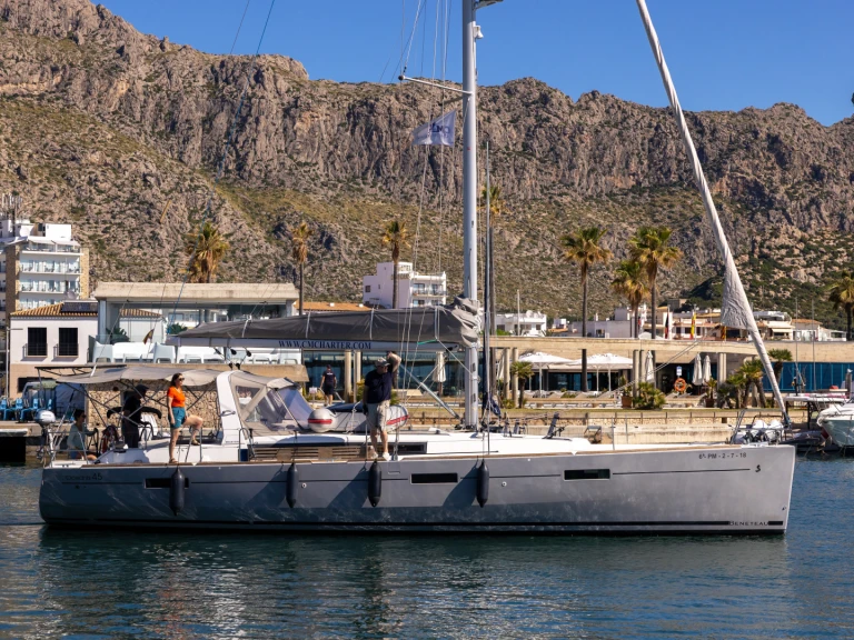 Boat rental Bénéteau Oceanis 45 in Port de Pollença on Samboat