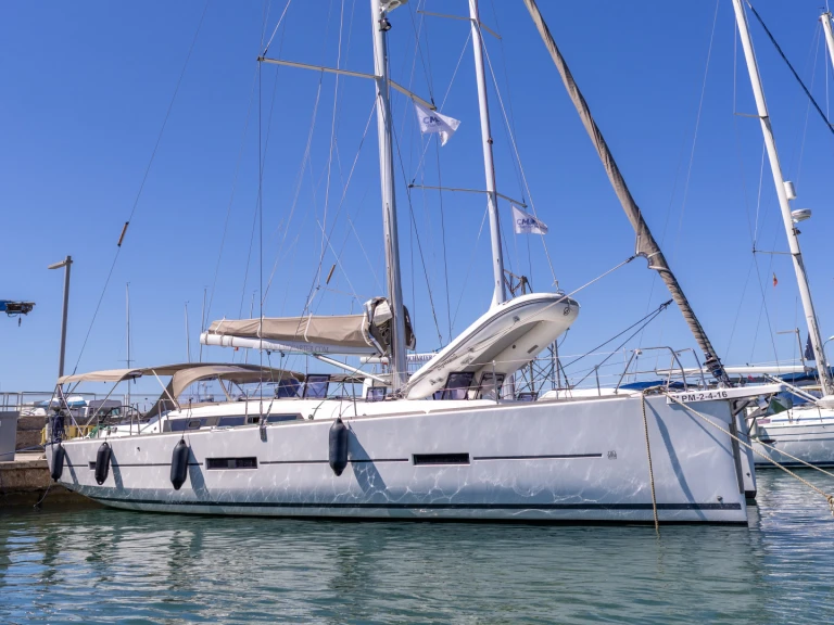 Sailboat rental in Port de Pollença - Dufour Dufour 460 Grand Large