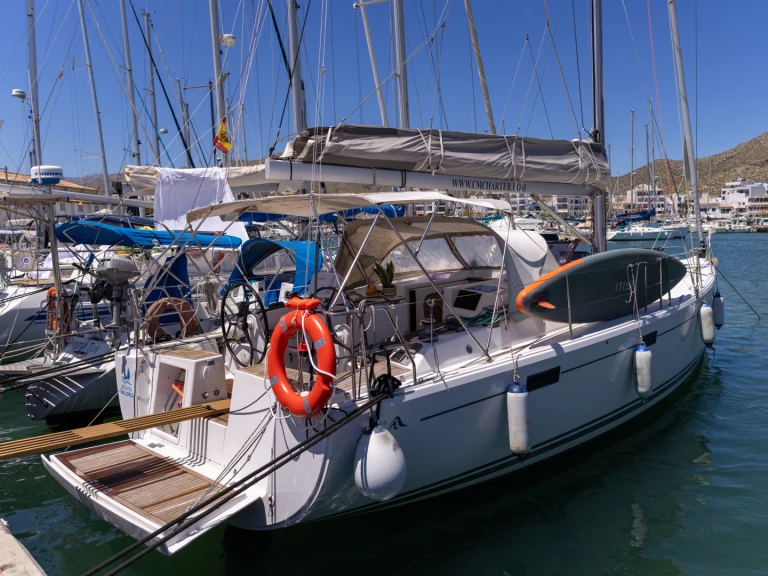 Hanse Hanse 415 in Port de Pollença on SamBoat