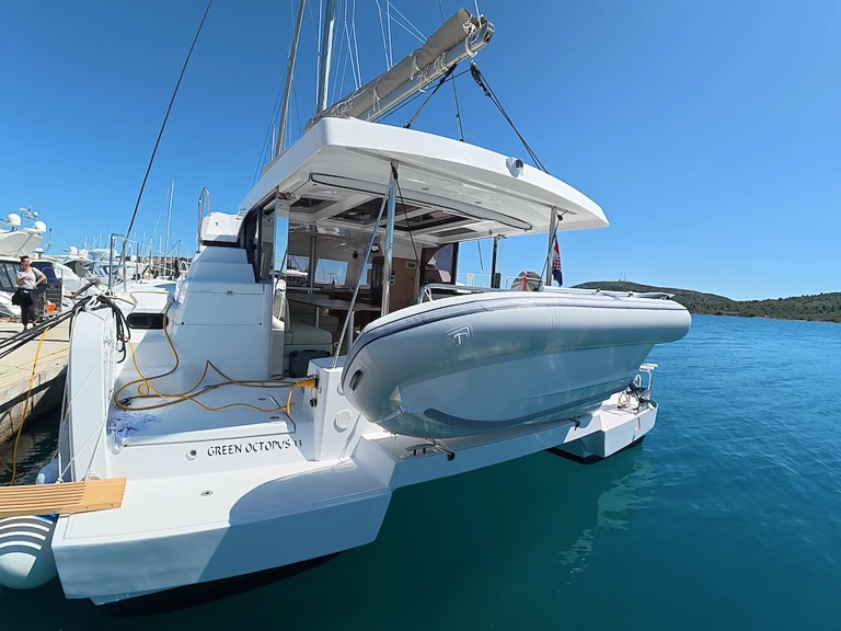 Bali Bali Catspace Voile charter bareboat or captained in  Pirovac