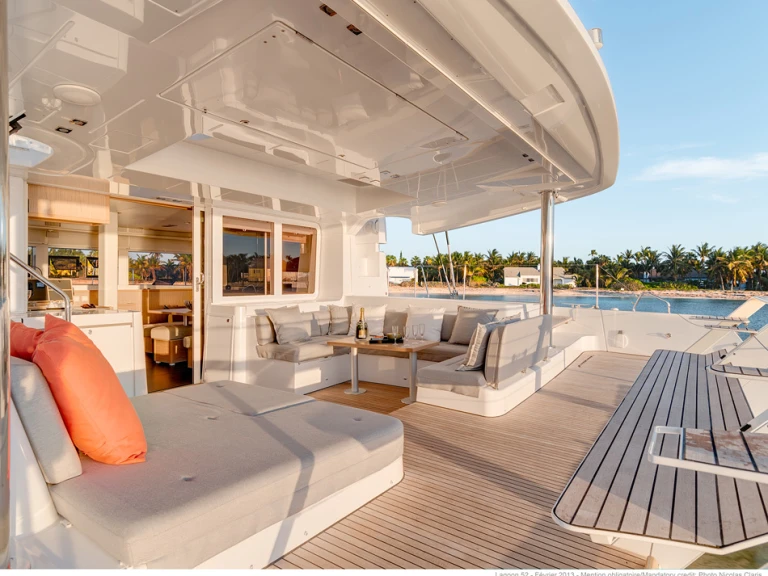 Yacht charter Placentia Village cheap Lagoon 52 F