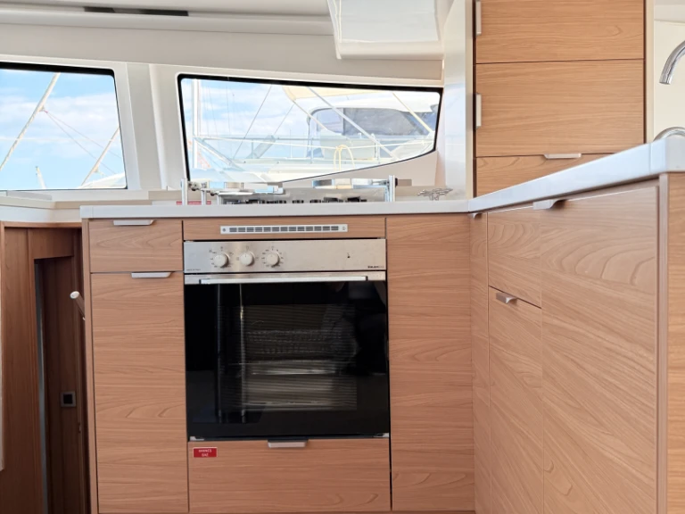 Catamaran for rent Lávrio at the best price