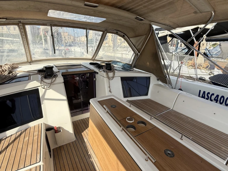 Dufour Dufour 430 Grand Large in Procida on SamBoat