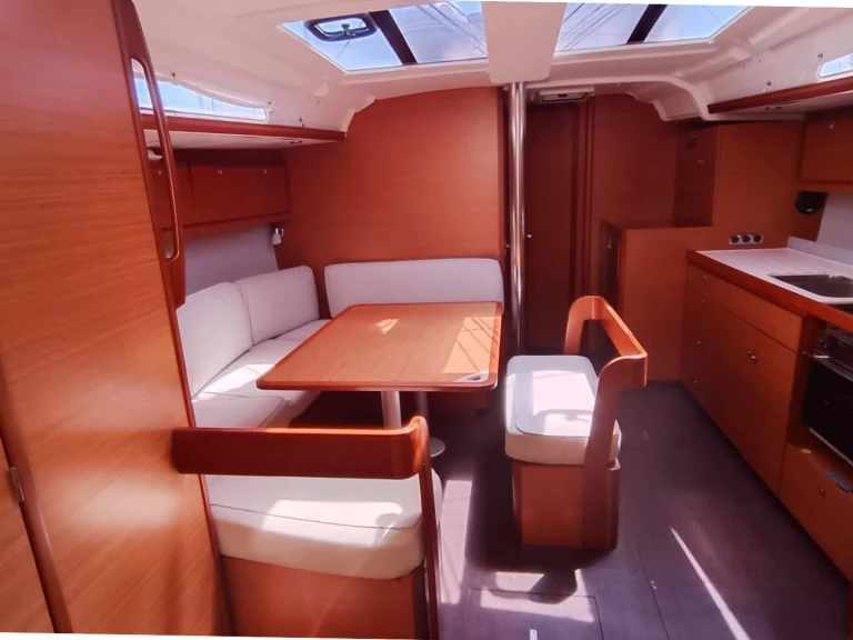 Yacht charter Procida cheap Dufour 430 Grand Large