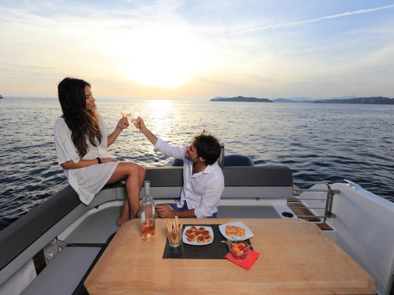 Motorboat rental with or without captain Jeanneau Sant Antoni de Portmany