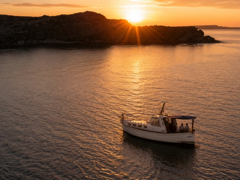 Motorboat rental in Mahón - Myabca 900