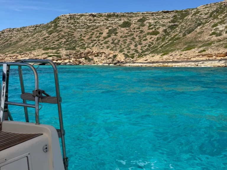 Boat rental Bénéteau Cyclades 39 in Palma de Mallorca on Samboat