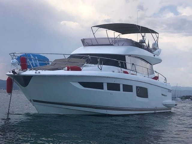 Luxury Yacht rental in Cannes - Prestige Prestige 500 Fly