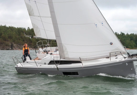 Bénéteau Oceanis 30.1 in Port de Trébeurden on SamBoat