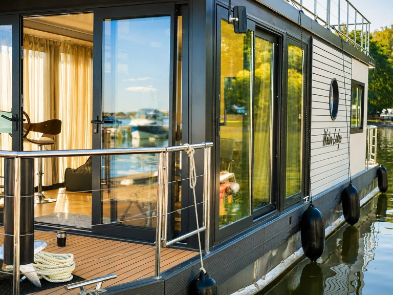 Houseboat rental in Waren (Müritz) - Nautilus Nautilus