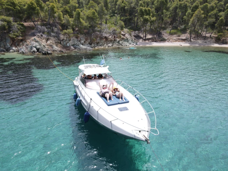Sunseeker Martinique 39 in Pefkohori on SamBoat