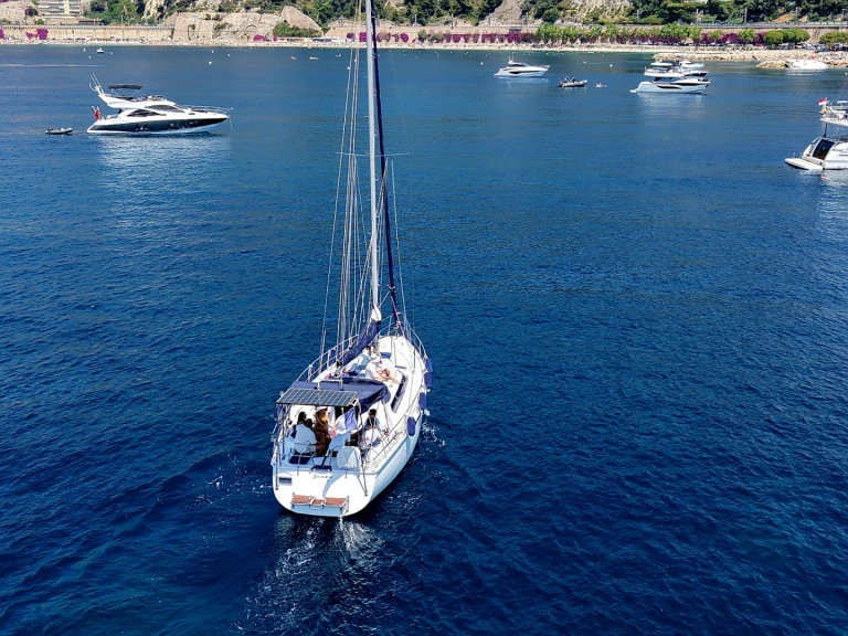 Yachting-France 10.40 MS in Saint-Jean-Cap-Ferrat on SamBoat