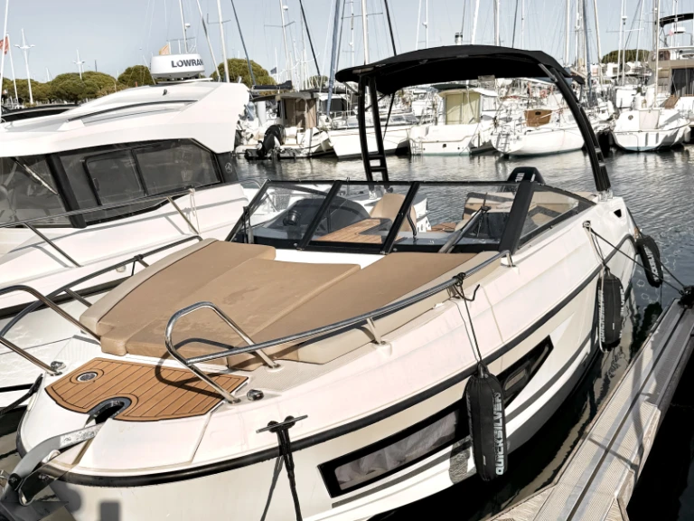 Motorboat rental in Port-Camargue - Quicksilver Activ 755 Cruiser