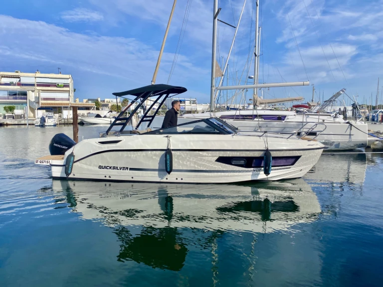 Motorboat rental in Port-Camargue - Quicksilver Activ 755 Cruiser