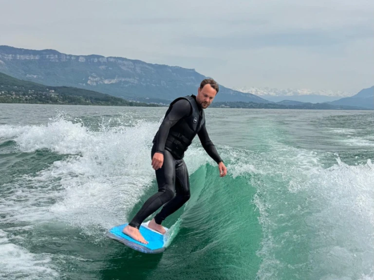 Motorboat rental with or without captain Nautique Correct Craft Aix-les-Bains