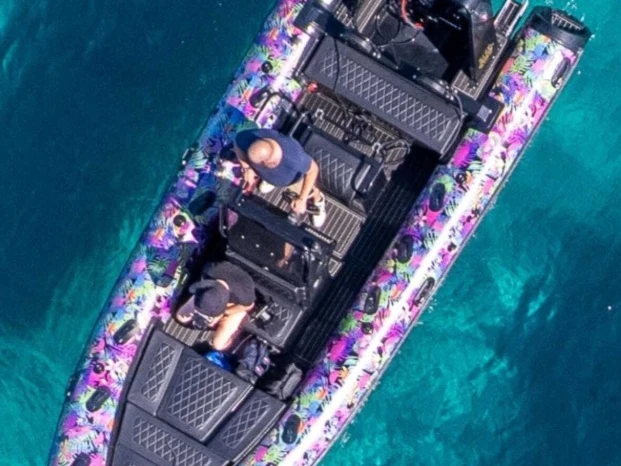 Yacht charter Le Brusc cheap OCEAN SKULL AL650