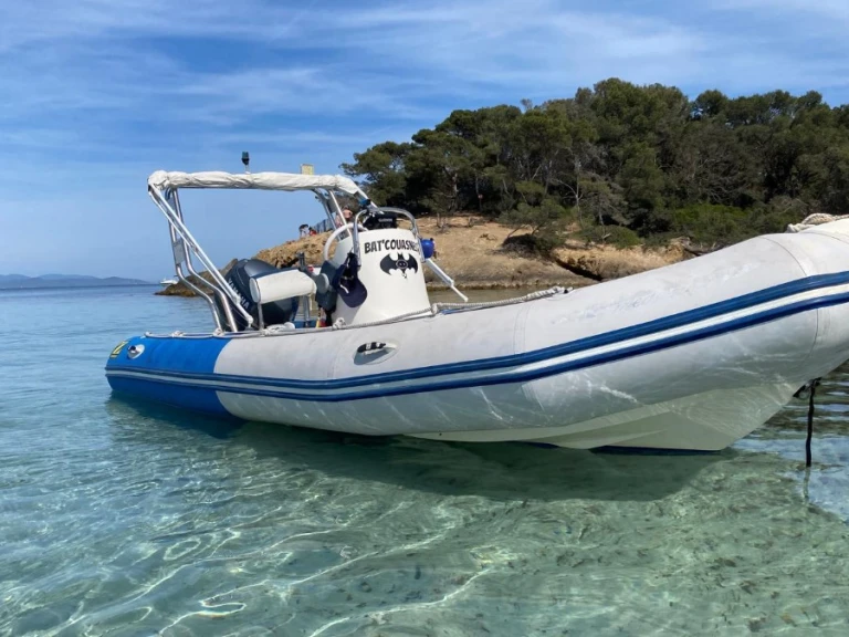 Zodiac Medline 500 Neo charter bareboat or captained in  Le Brusc