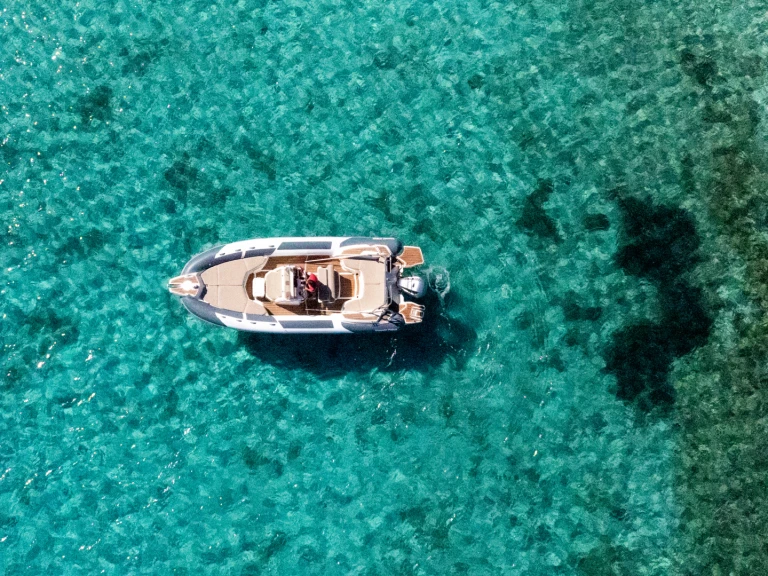 RIB rental in Hvar - Marlin Boat 790 Pro Dynamic