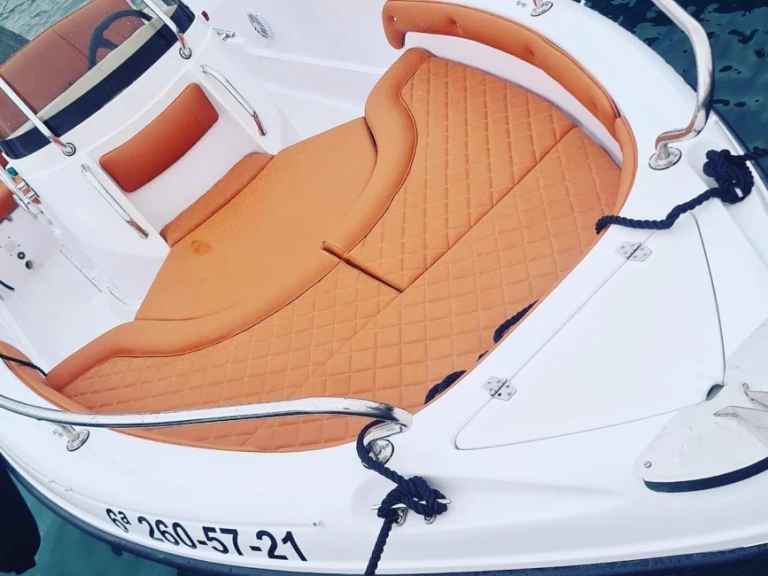 Raineri Challenger 19 in Palma de Mallorca on SamBoat