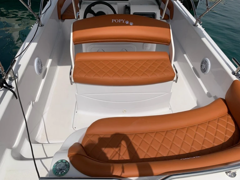 Motorboat rental in Palma de Mallorca - Raineri Challenger 19