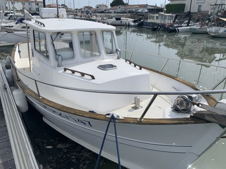 Rhea Rhea charter bareboat or captained in  Ars-en-Ré