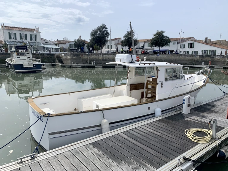 Rhea Rhea in Ars-en-Ré on SamBoat
