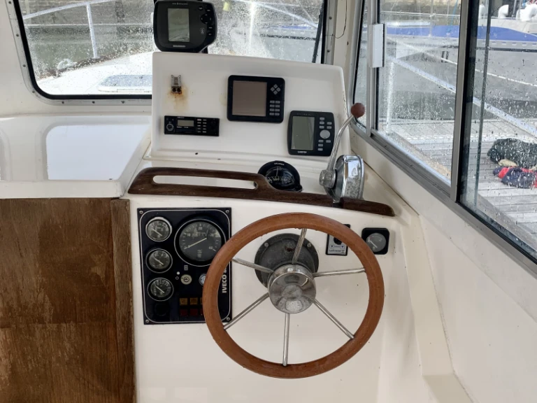 Yacht charter Ars-en-Ré cheap Rhea