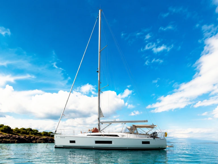 Bénéteau Oceanis 46.1 in Port de Pollença on SamBoat