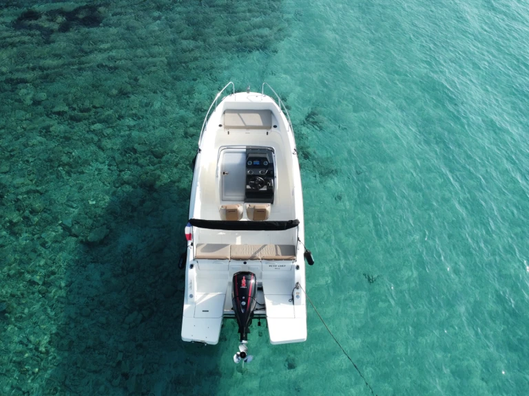 Boat rental Quicksilver Activ 675 Open in Mandelieu-la-Napoule on Samboat