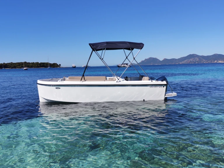 Motorboat rental in Port de Cannes Marina - Valory 525
