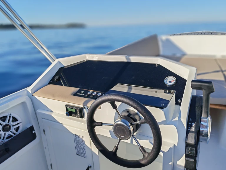 Boat rental Valory 525 in Port de Cannes Marina on Samboat