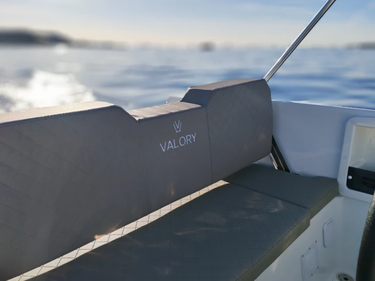 Motorboat rental with or without captain Valory Port de Cannes Marina