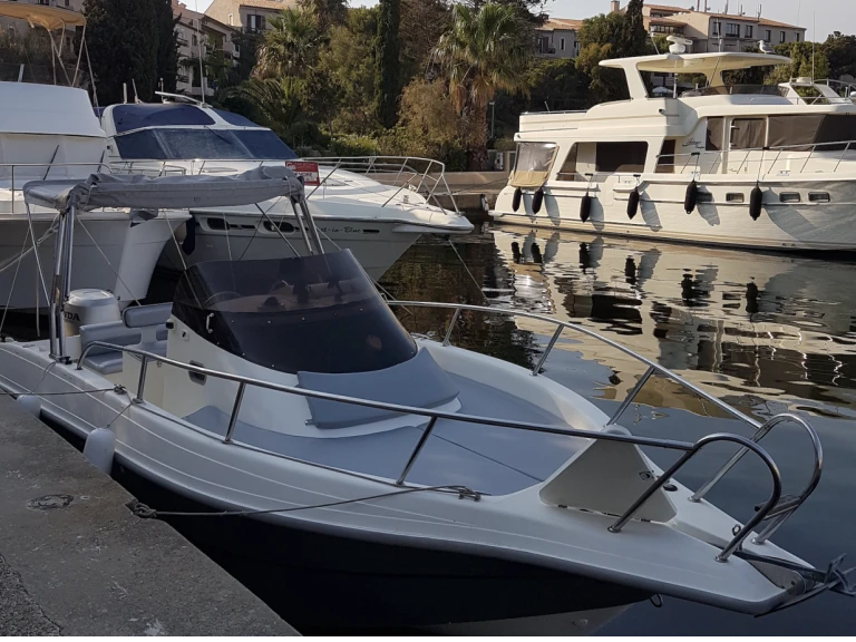 Motorboat rental in Le Brusc - Technomarine stealth mythos