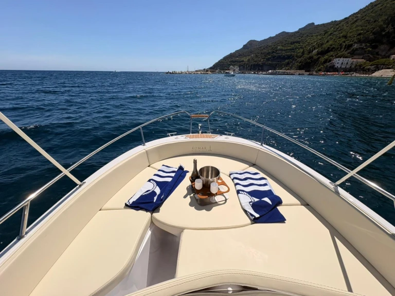 Yacht charter Vietri sul Mare cheap Bermuda 690