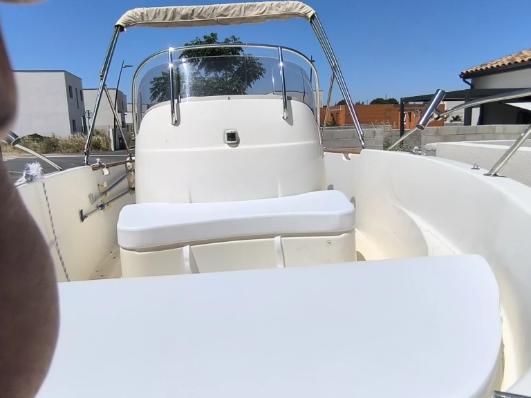 Yacht charter Vias cheap Cap Camarat 545 Style