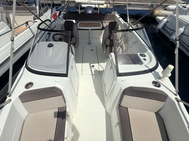 Yacht charter Les Issambres cheap Cap Camarat 6.5 BR