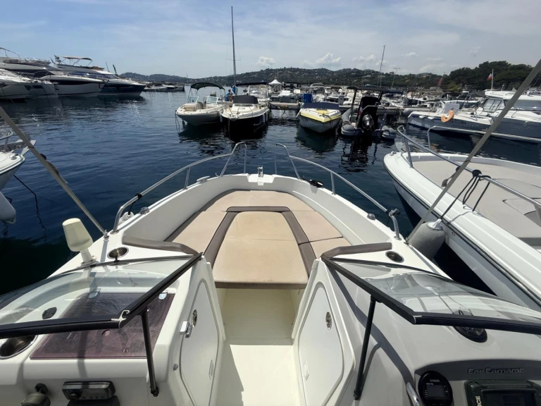Boat rental Jeanneau Cap Camarat 6.5 BR in Les Issambres on Samboat